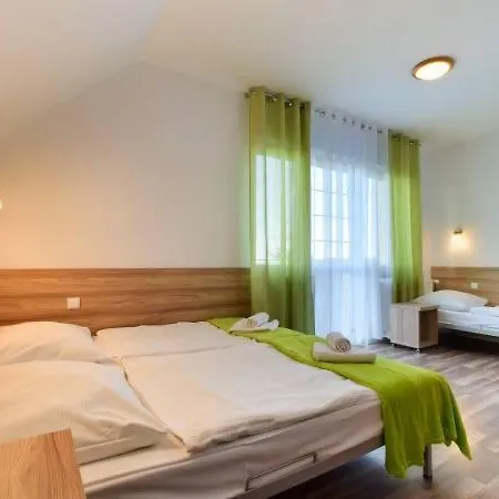 Frühstückspension Nartorama Hotrest 3*