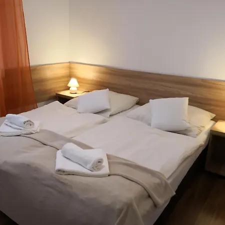 Nartorama Hotrest Bed & Breakfast